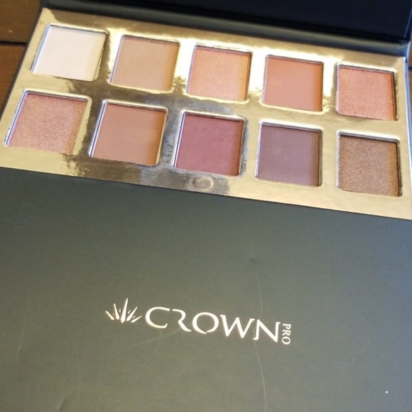 Crown Other - CROWN PRO 😍 PALETTE